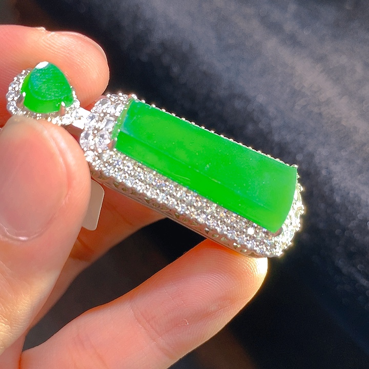 【闪购商品】翡翠颈饰银S925镶嵌翡翠