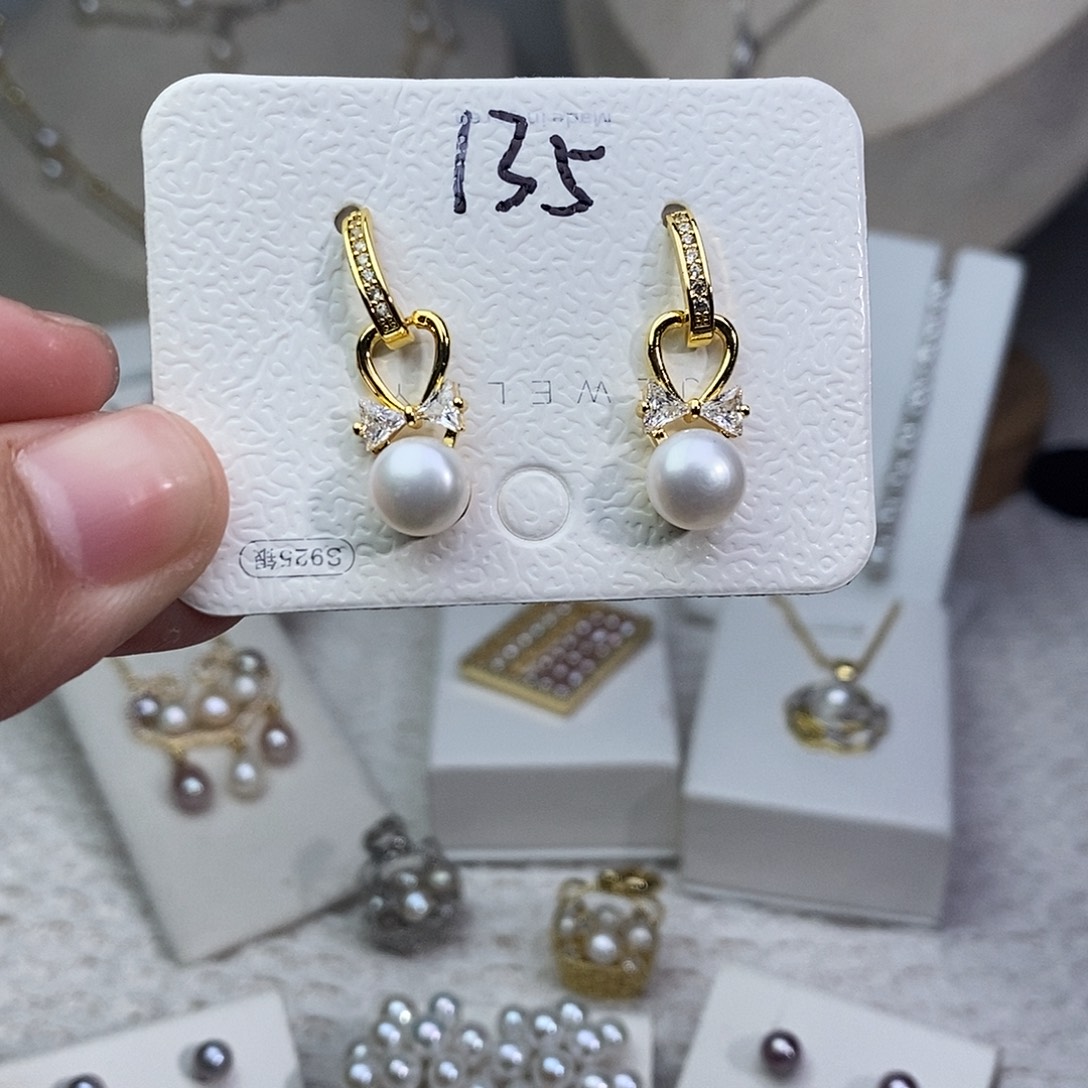 银S925镶嵌耳饰淡水珍珠