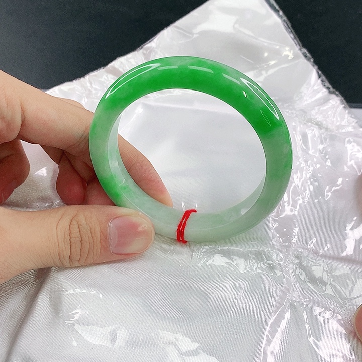 翡翠未镶嵌手镯圈55.9。34016