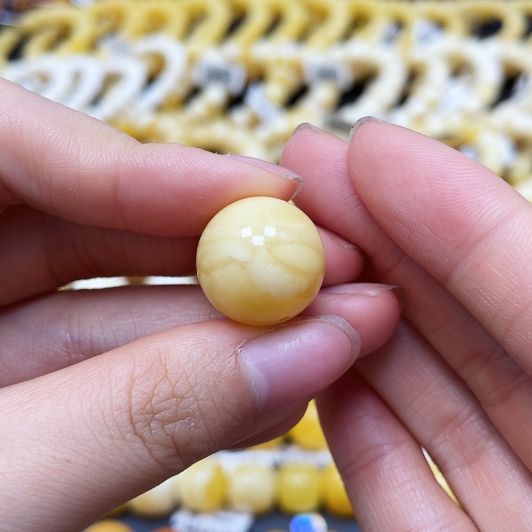 未镶嵌琥珀裸石圆珠16.8mm