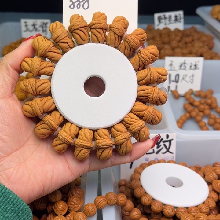 桃核把件祖****盛霸王龙25尺寸