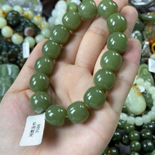 透闪石质玉手串未镶嵌大**哥