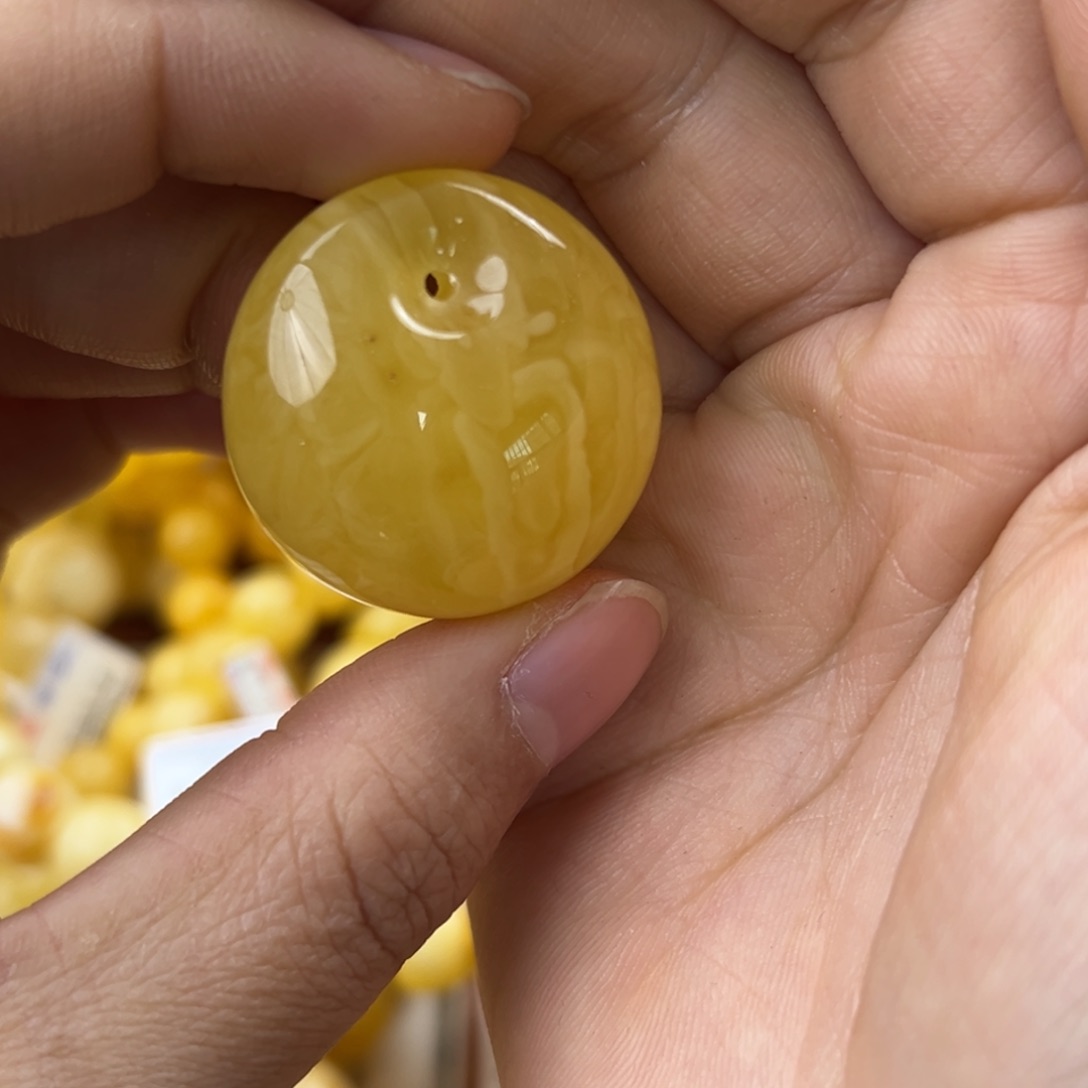 琥珀珠宝奇石未镶嵌