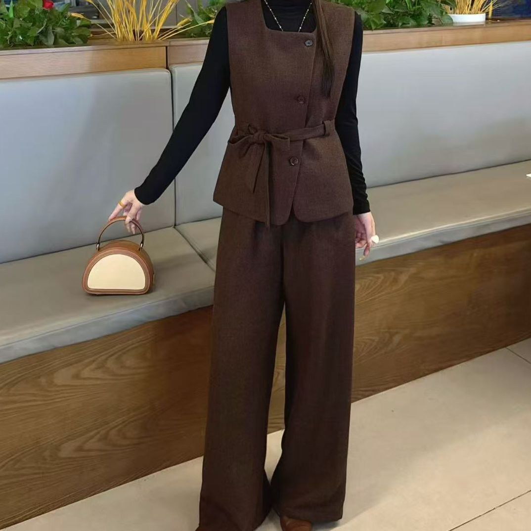 秋冬款通勤气质咖色长袖T恤马甲阔腿裤套装