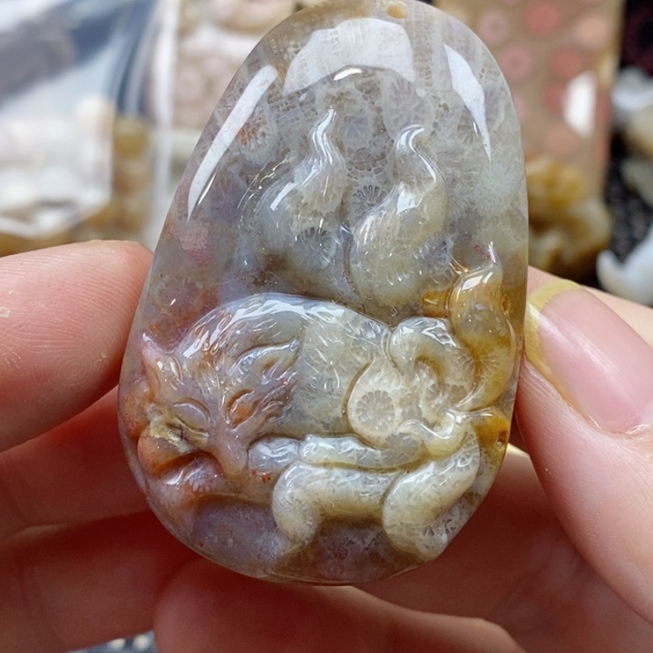 硅化珊瑚（珊瑚玉）颈饰未镶嵌