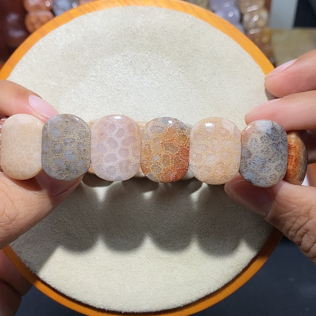 硅化珊瑚（珊瑚玉）手串未镶嵌多宝荷叶花35