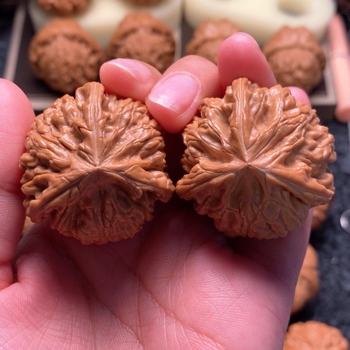 文玩核桃把件毕业三棱38