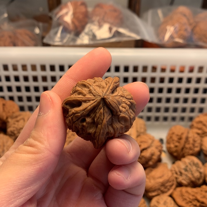 新***途文玩核桃把件玉溪