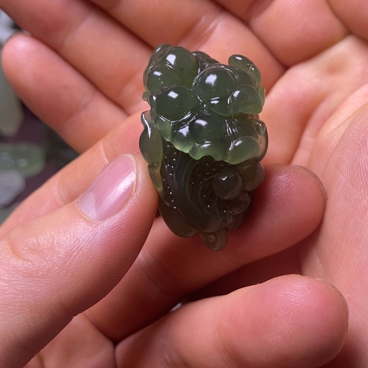 岫玉岫玉颈饰未镶嵌