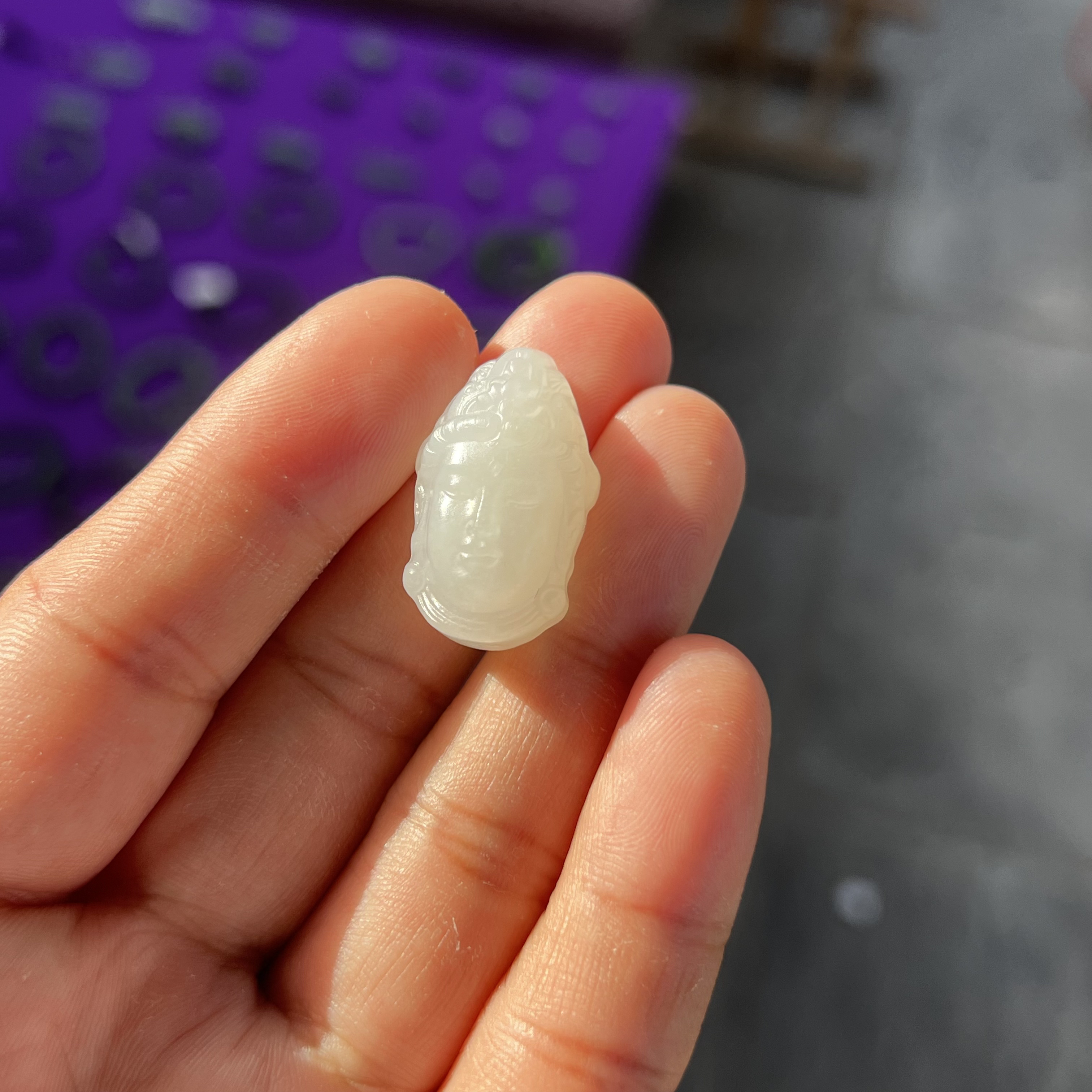 01 观音头 和田玉青白吊坠挂件 往事随风