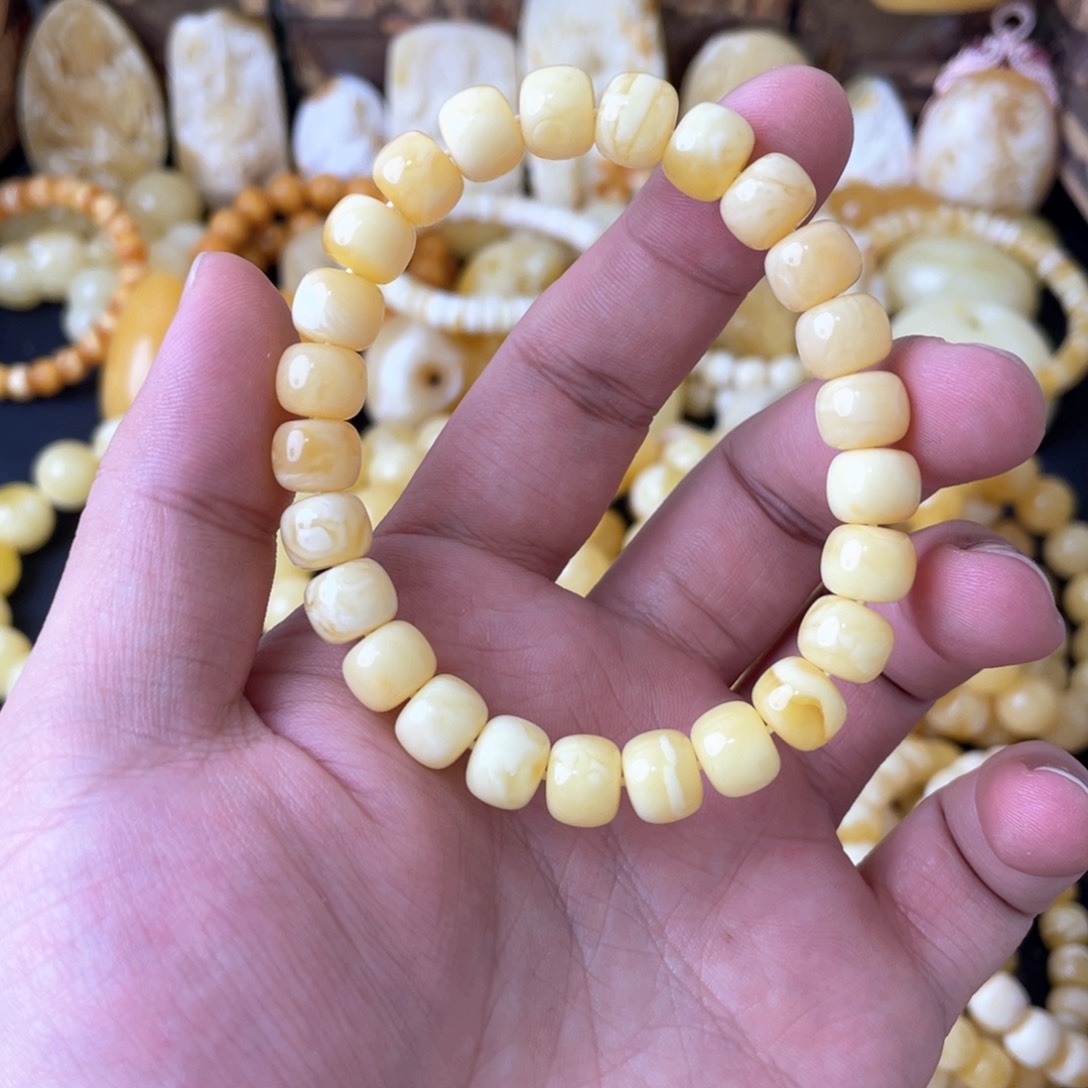 琥珀手串未镶嵌9+俄料浓蜡妖白花精工老型手串