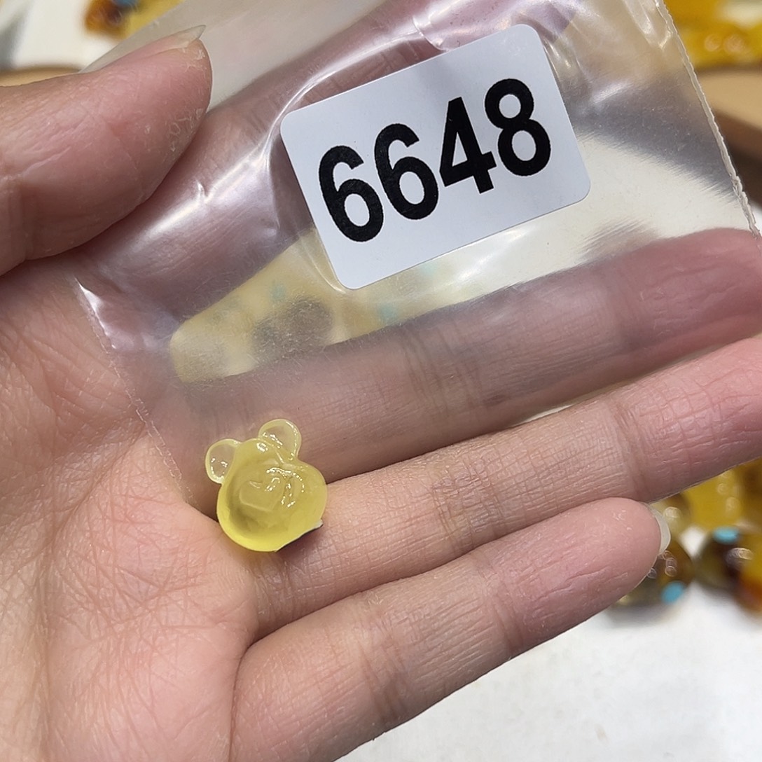 琪***咪琥珀未镶嵌珠宝奇石
