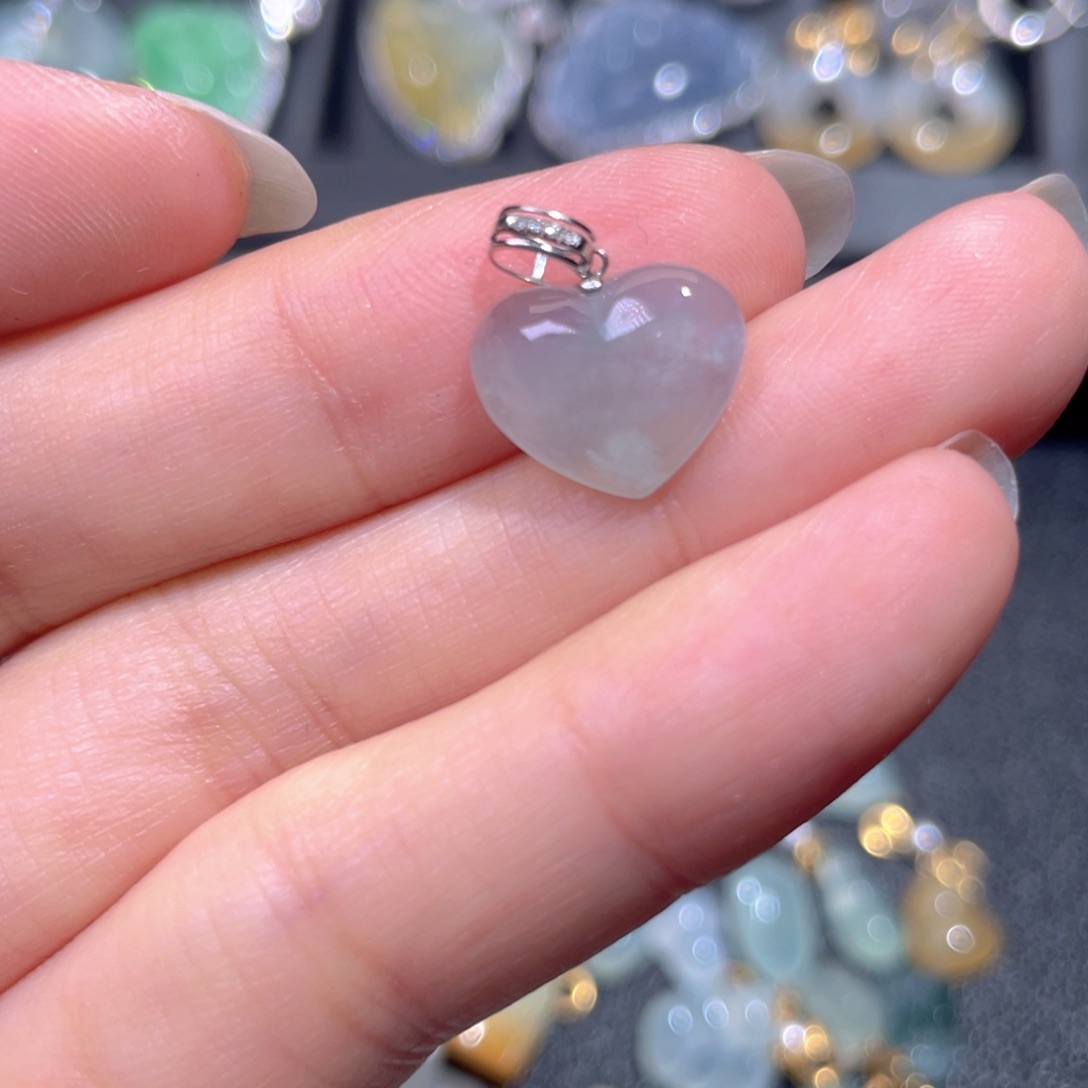 颈饰18K金镶嵌翡翠翡翠