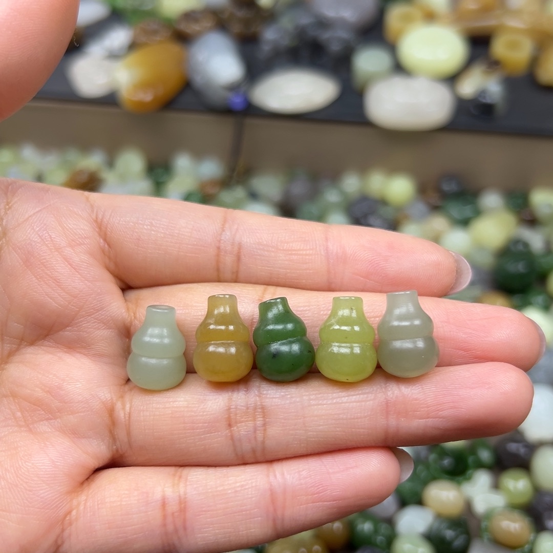 和田玉未镶嵌颈饰98一个多样性发其一