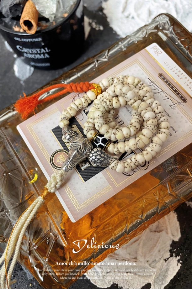 星月菩提骨瓷白石玉料子大肠设计款