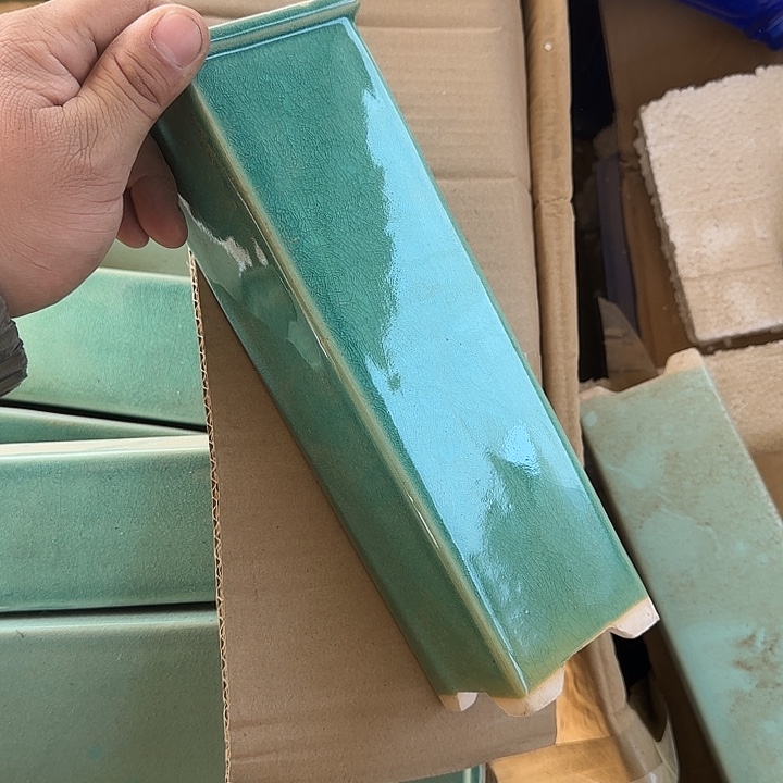 是一个不知名作家与著名导演兼电影演员们之间互相竞争