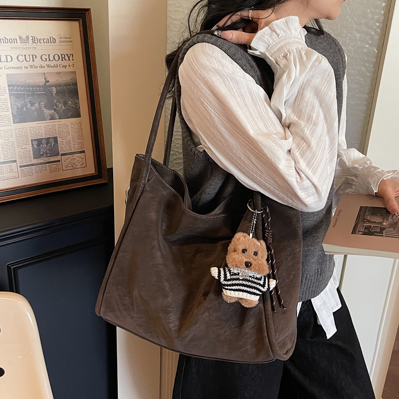 大容量百搭通勤包2025秋冬新款电脑包休闲简约单肩包托特