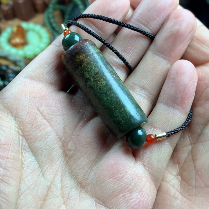 岫岩河磨玉（透闪石质玉）吊坠未镶嵌