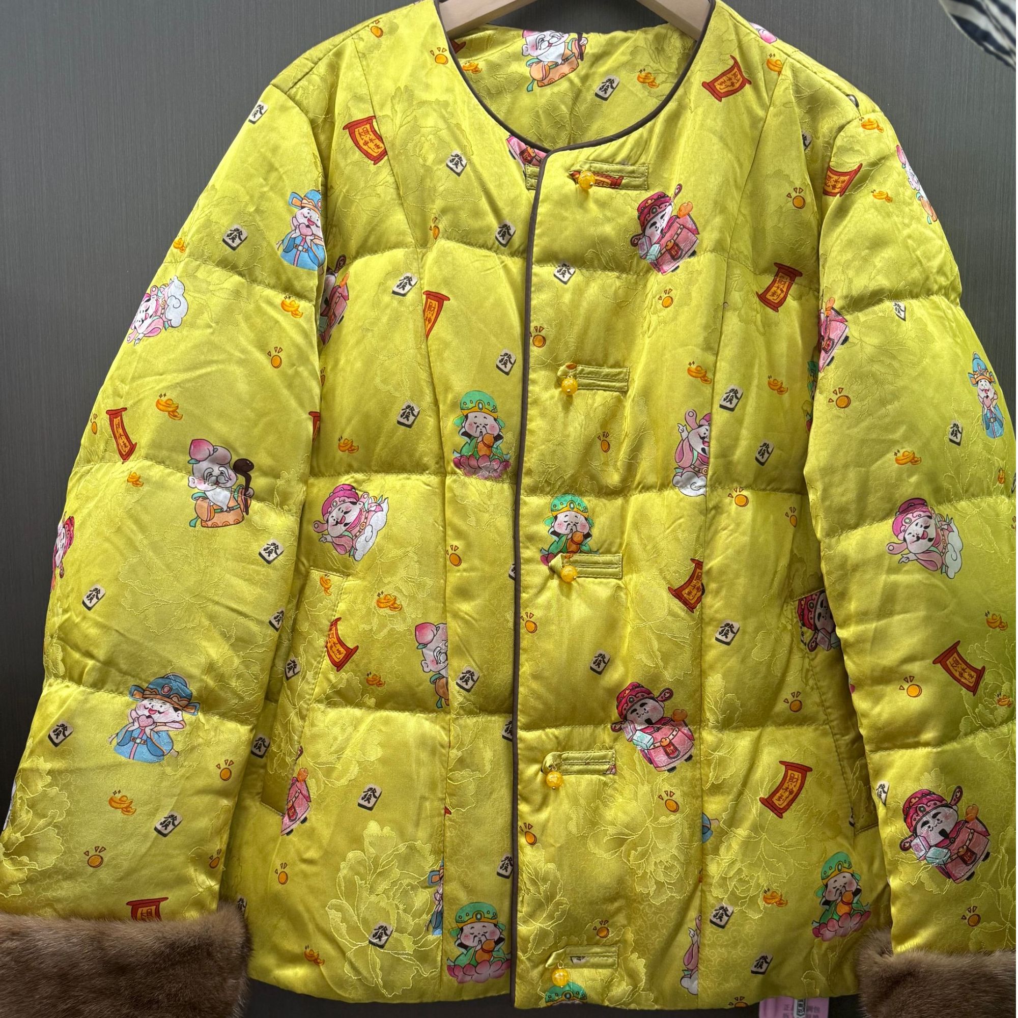 国风羽绒服女2025财神爷