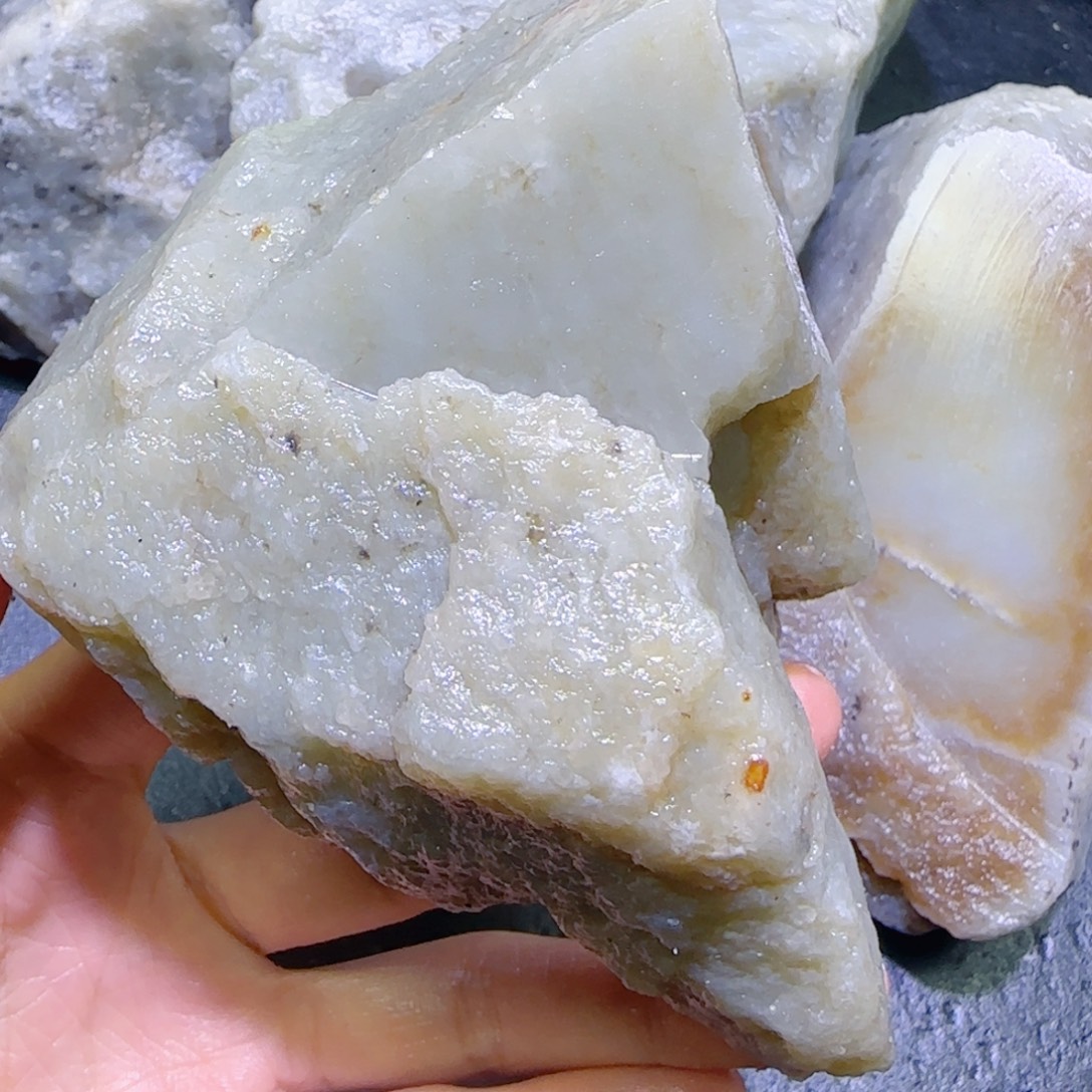 和田玉未镶嵌珠宝半成品