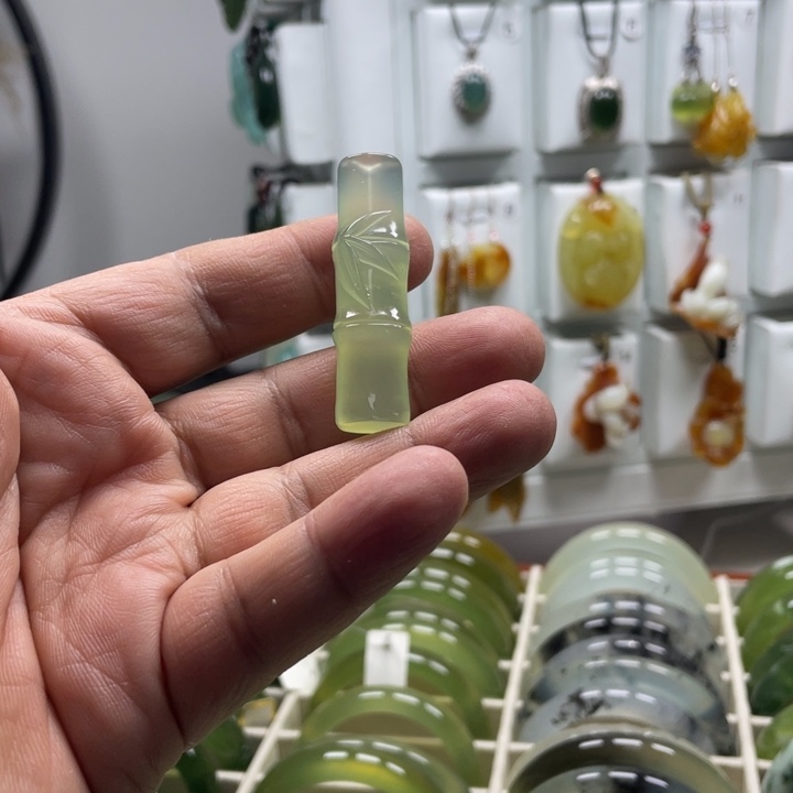蛇纹石玉合金颈饰