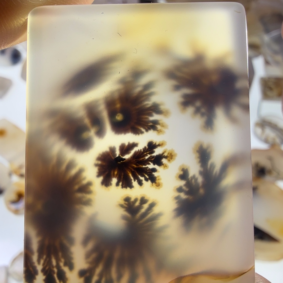 玛瑙/玉髓未镶嵌珠宝半成品