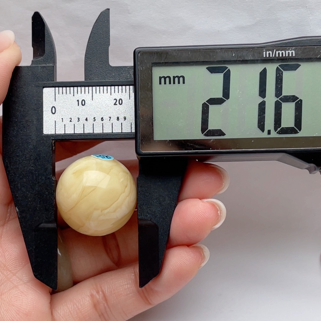 蜜蜡裸石未镶嵌?****曲蜜蜡圆珠 思思