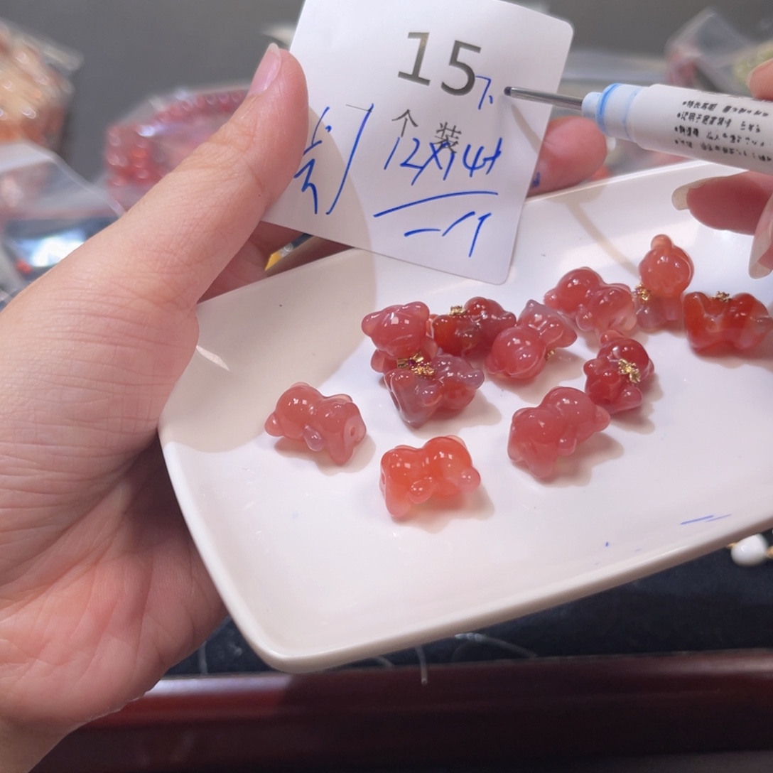 水晶未镶嵌珠宝半成品15 。        