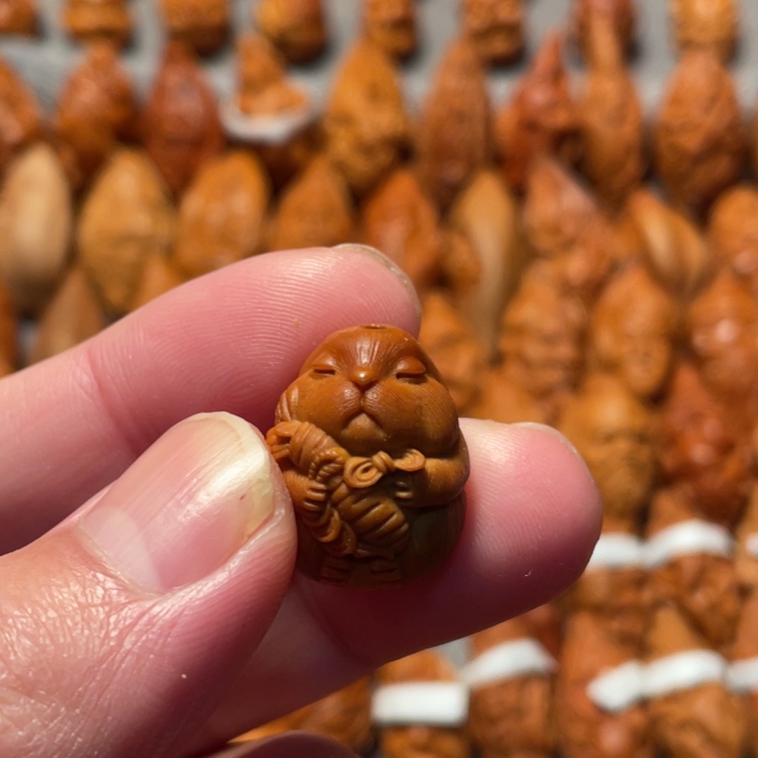 手串/手链橄榄核萝卜兔