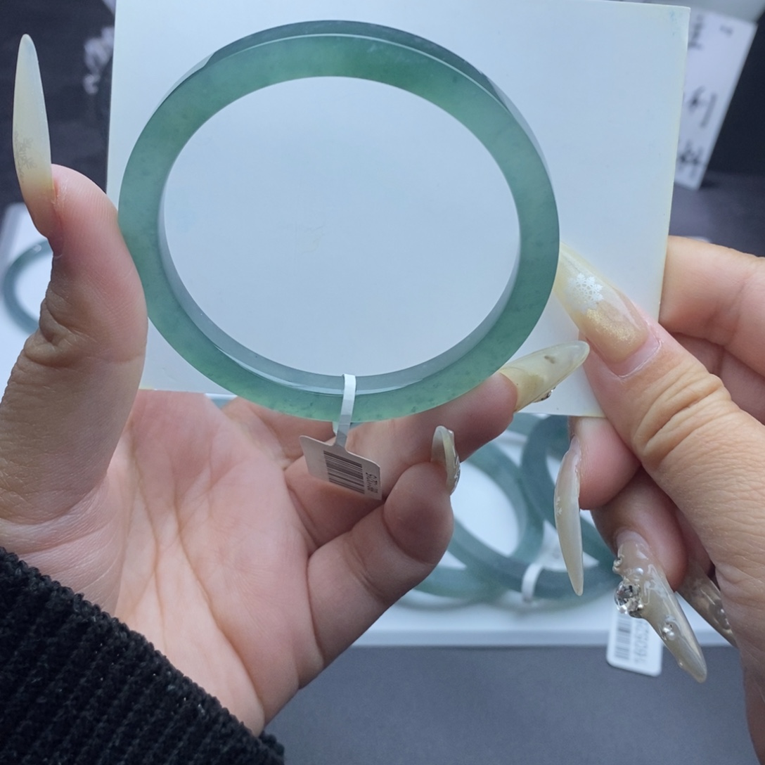 定制翡翠未镶嵌成品买断冰绿