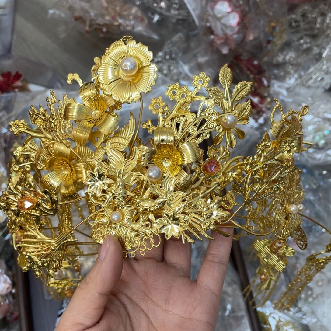 混合材质新娘头饰