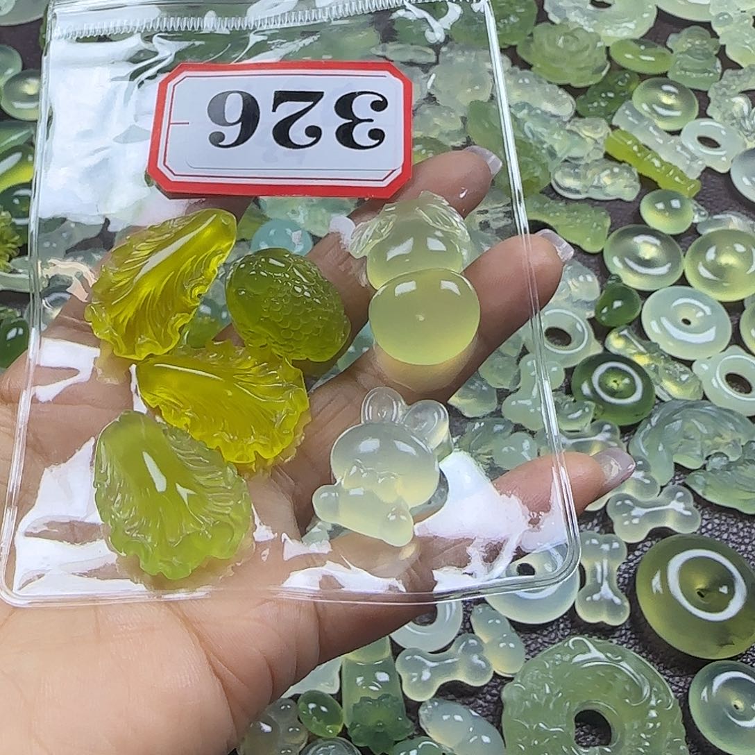 九***5蛇纹石玉未镶嵌岫玉吊坠