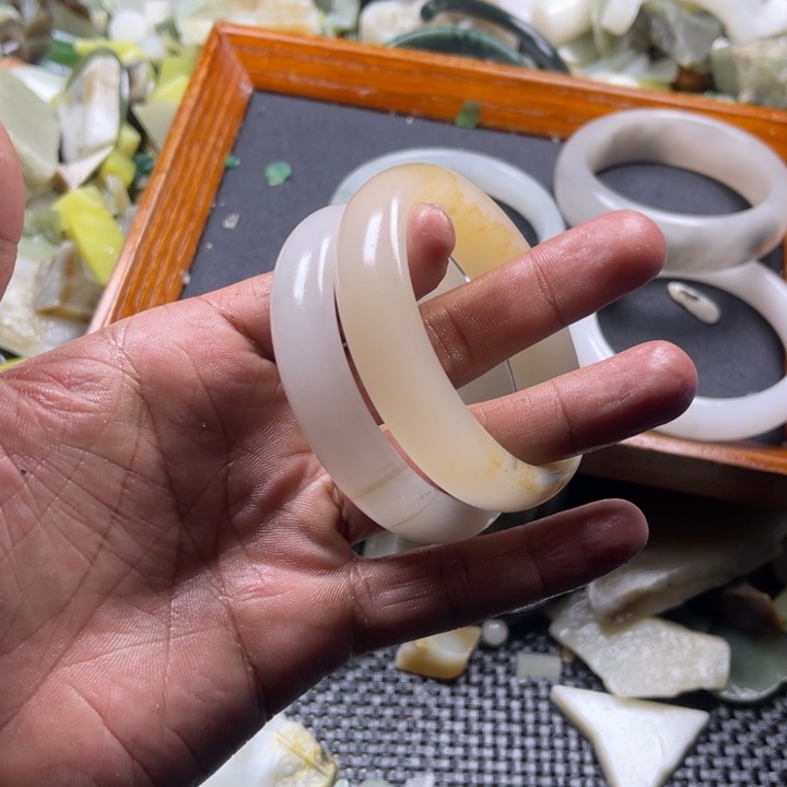 和田玉（糖玉）未镶嵌和田玉言***。