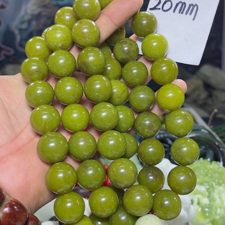 蛇纹石玉手持未镶嵌