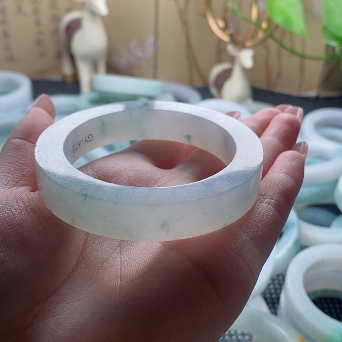 এ****定制翡翠未镶嵌AA