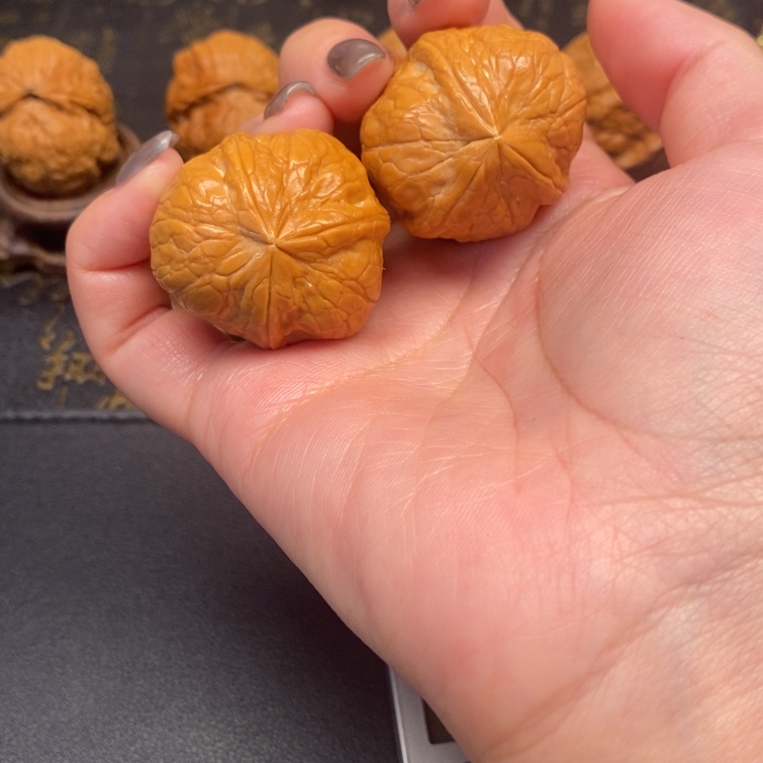 文玩核桃吊坠水晶三愣