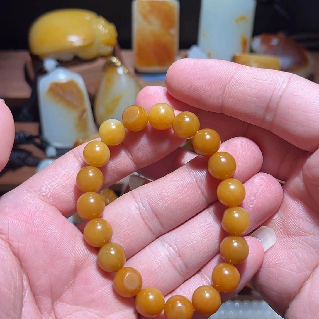 伊***馆和田玉未镶嵌颈饰