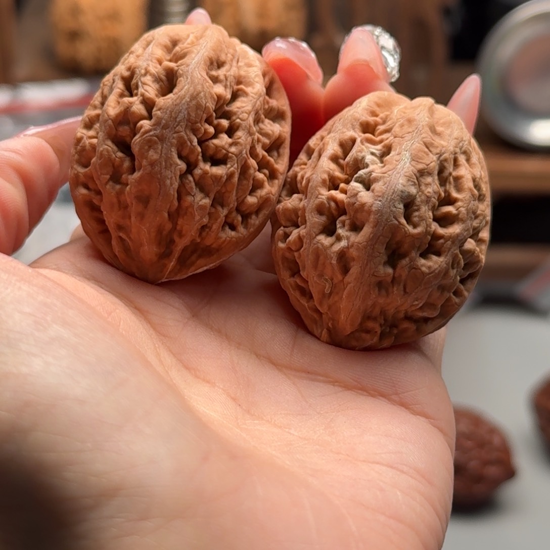 文玩核桃把件关东木子楸百核139花皮