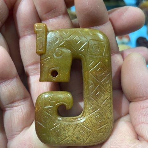 和田玉颈饰未镶嵌