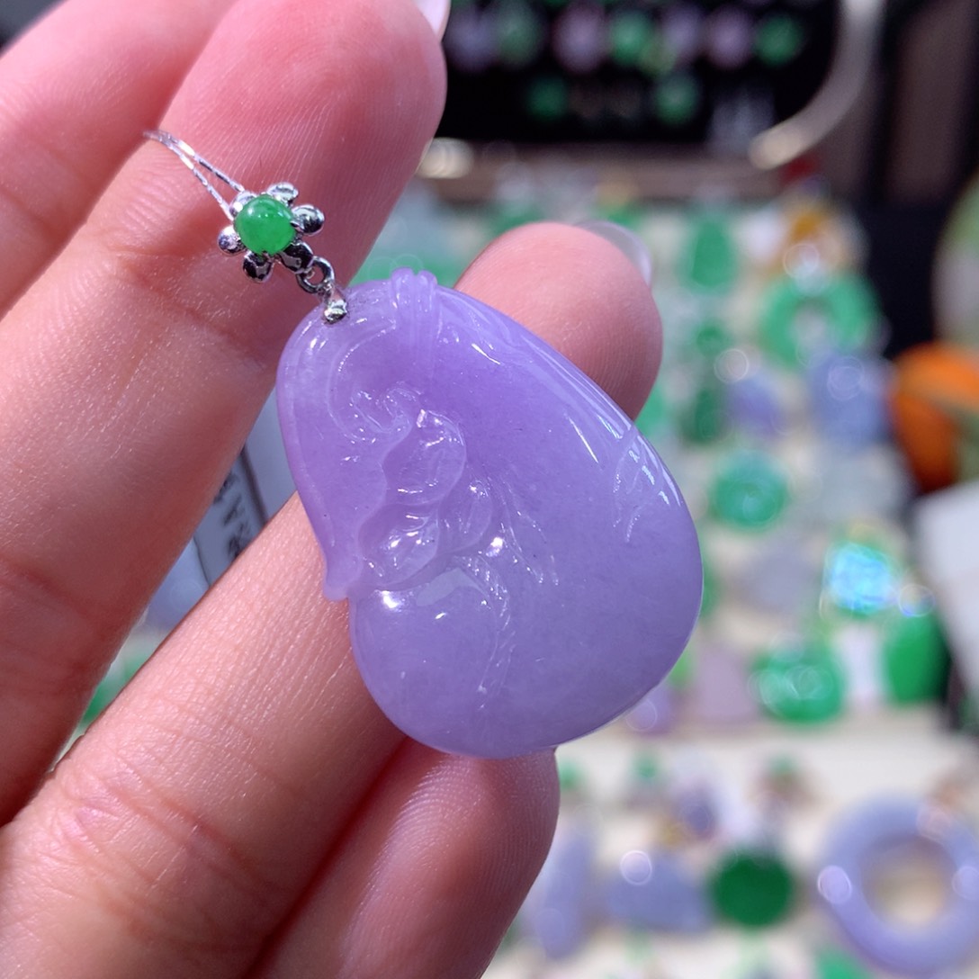 翡翠颈饰18K金镶嵌翡翠