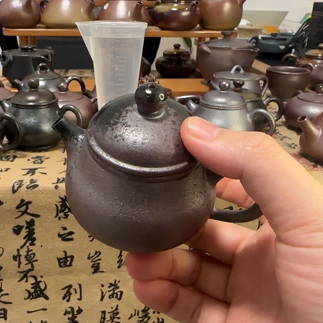 灌****杨村红陶瑕疵福利柴烧壶