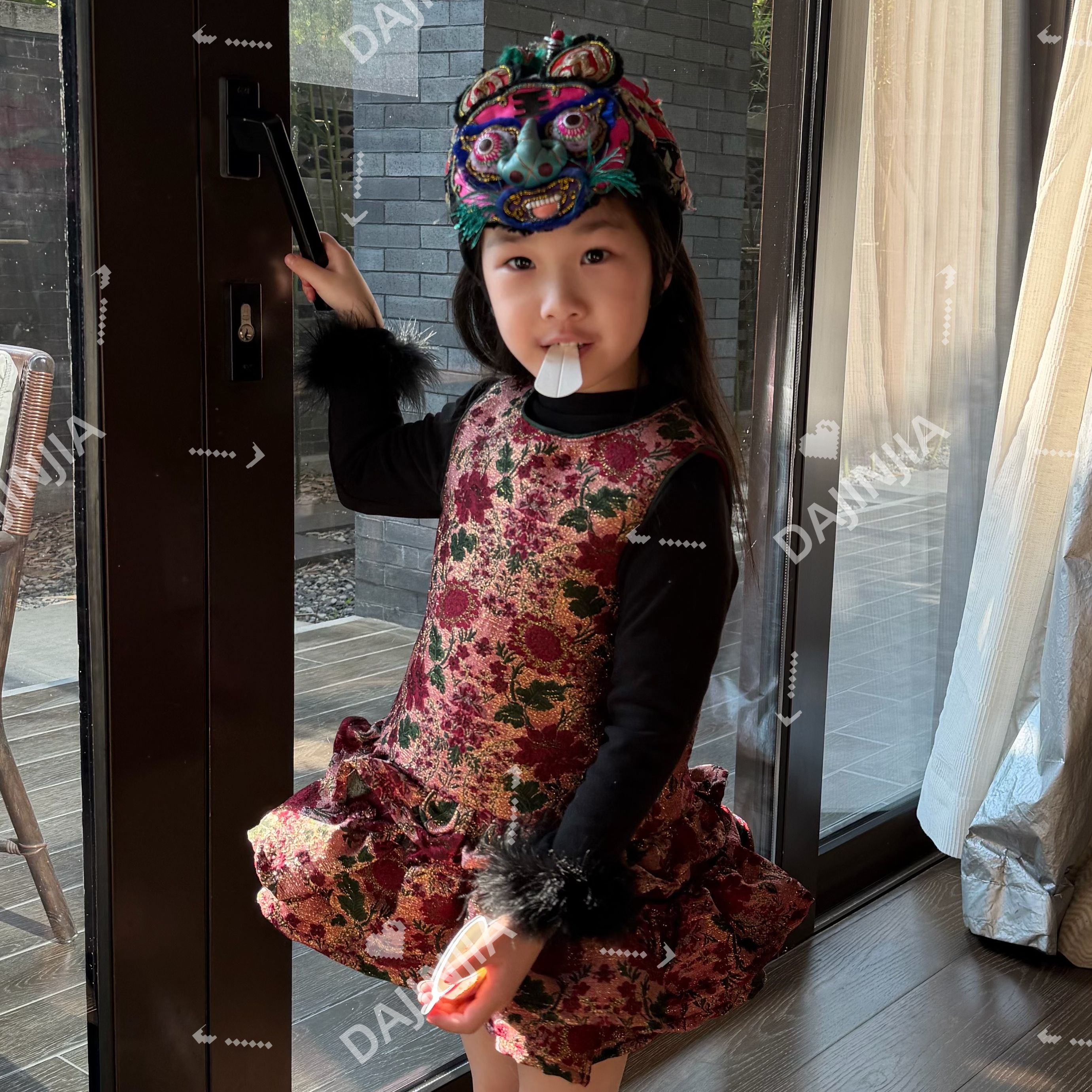 大金定制花团锦簇拜年服洋气女宝宝金丝刺绣花朵加厚立体连衣裙