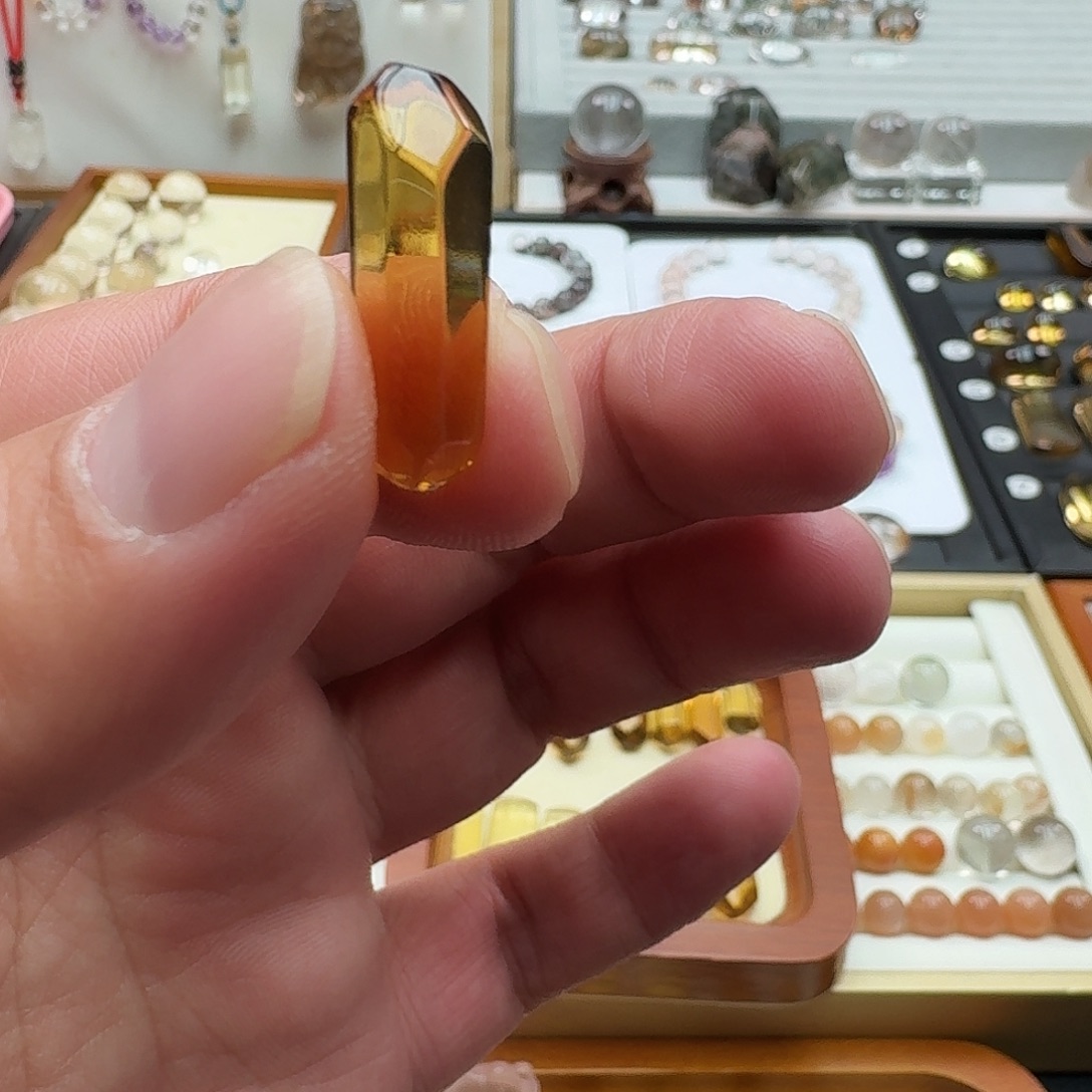 看***看未镶嵌水晶珠宝半成品