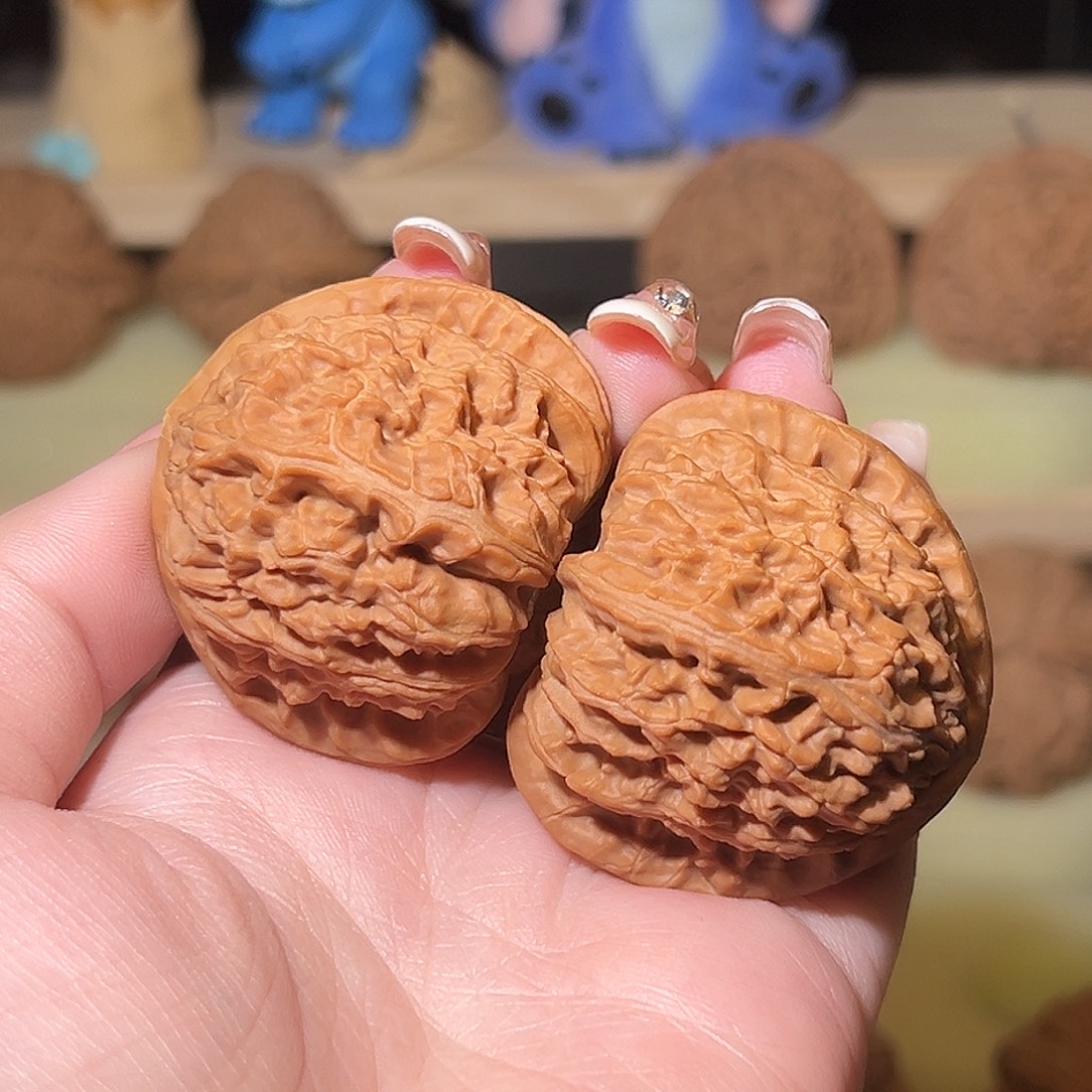 吊坠文玩核桃41三角白（微微小修）