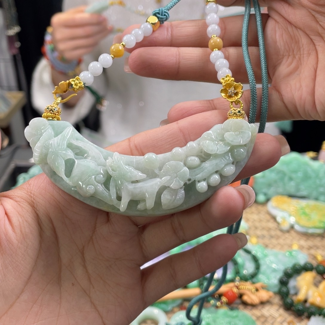 翡翠颈饰未镶嵌代编织