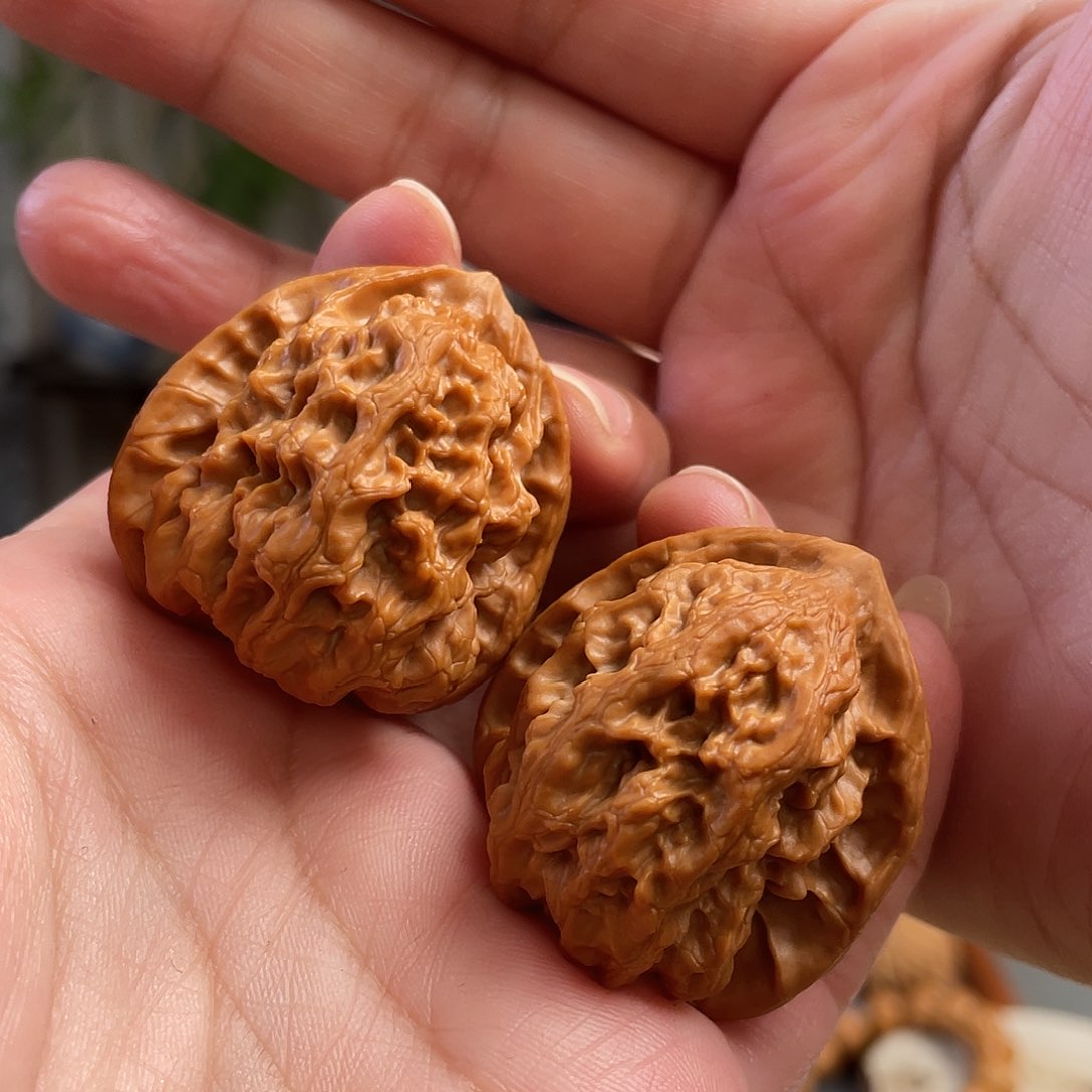 桃核把件37×38尺梨木台翻天印CN01367已打底