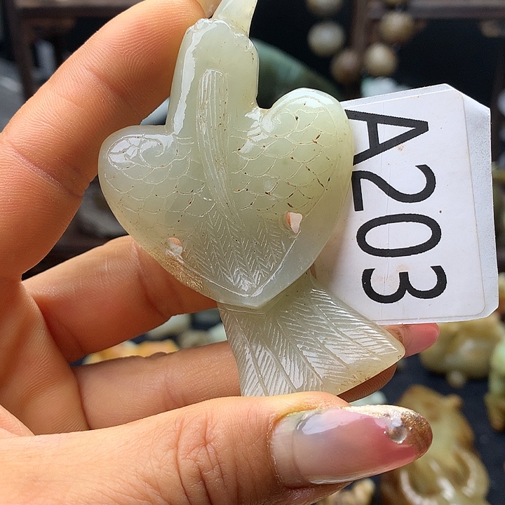 和田玉未镶嵌车挂