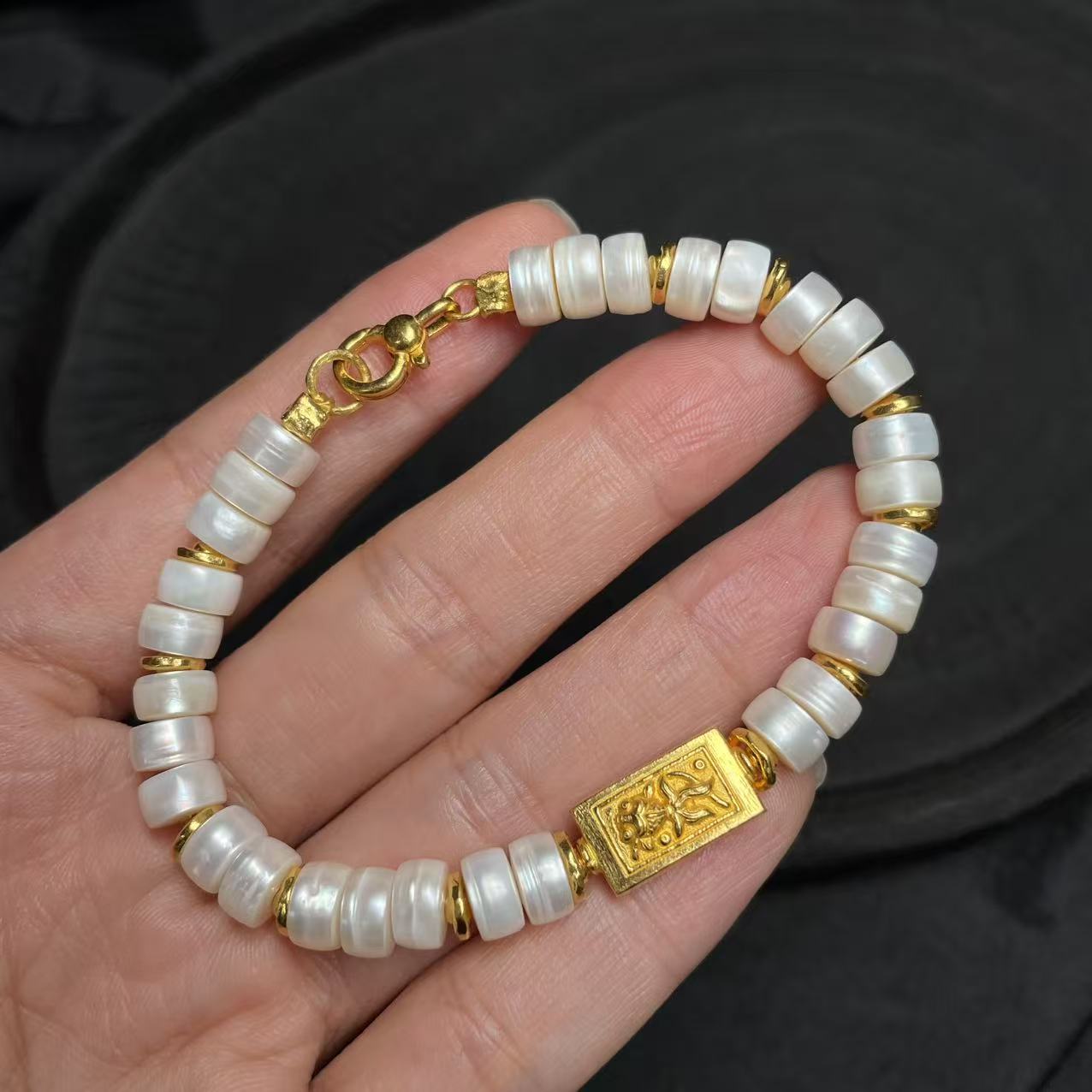 禾乐足金设计款珍珠手链   G0