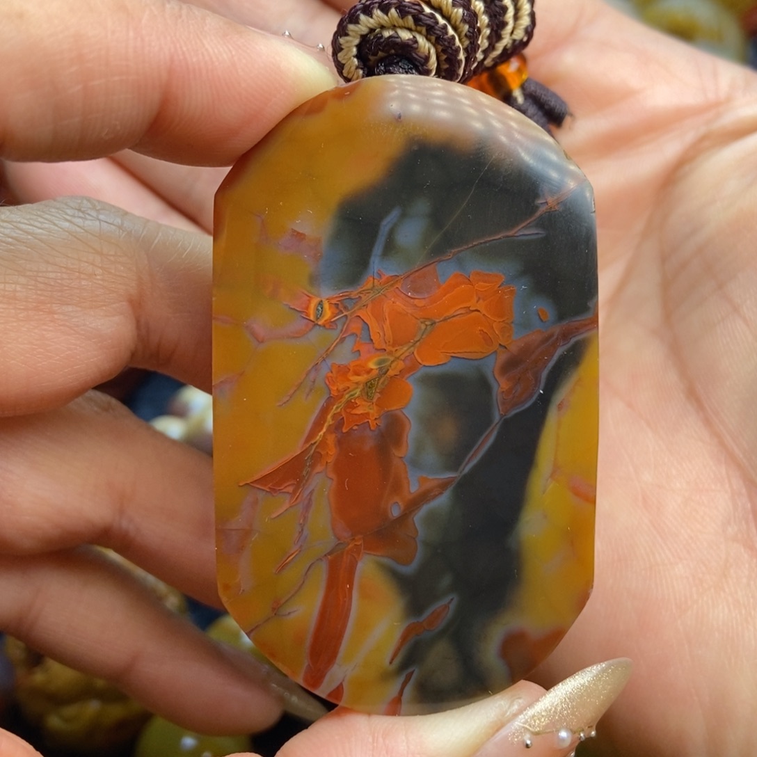 玛瑙/玉髓颈饰未镶嵌战国红