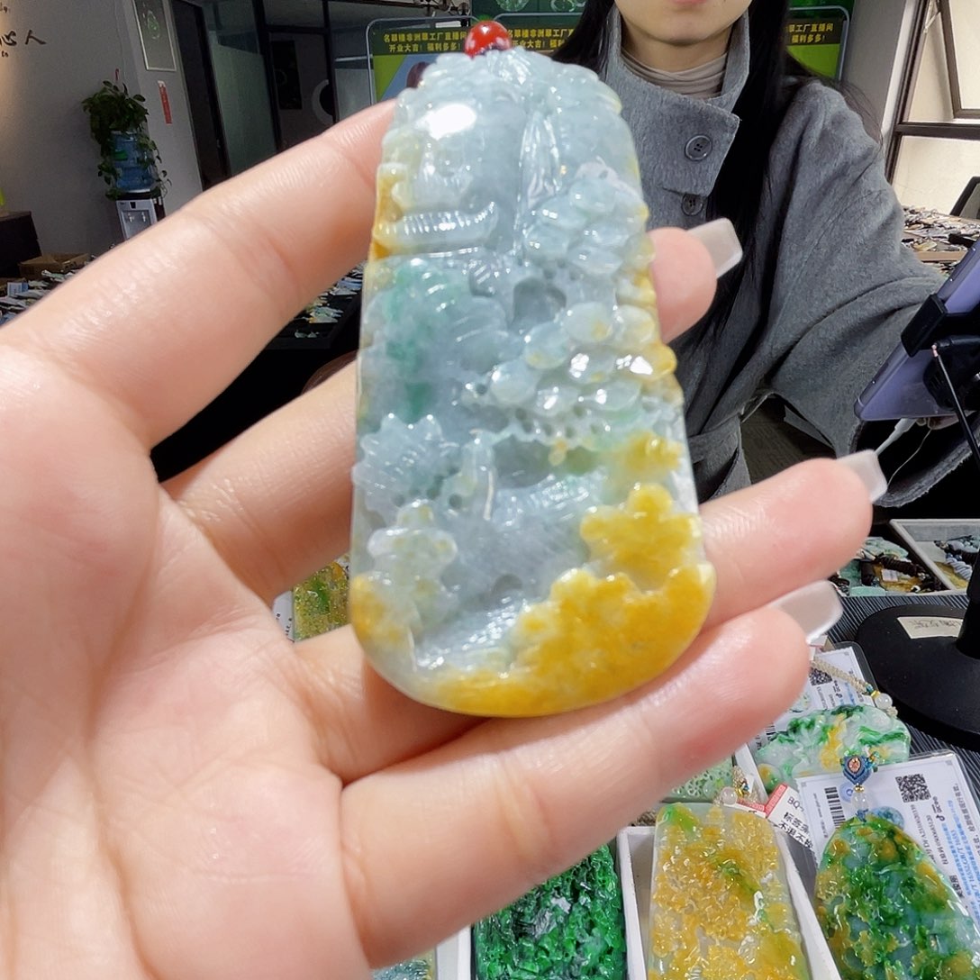 颈饰未镶嵌翡翠一